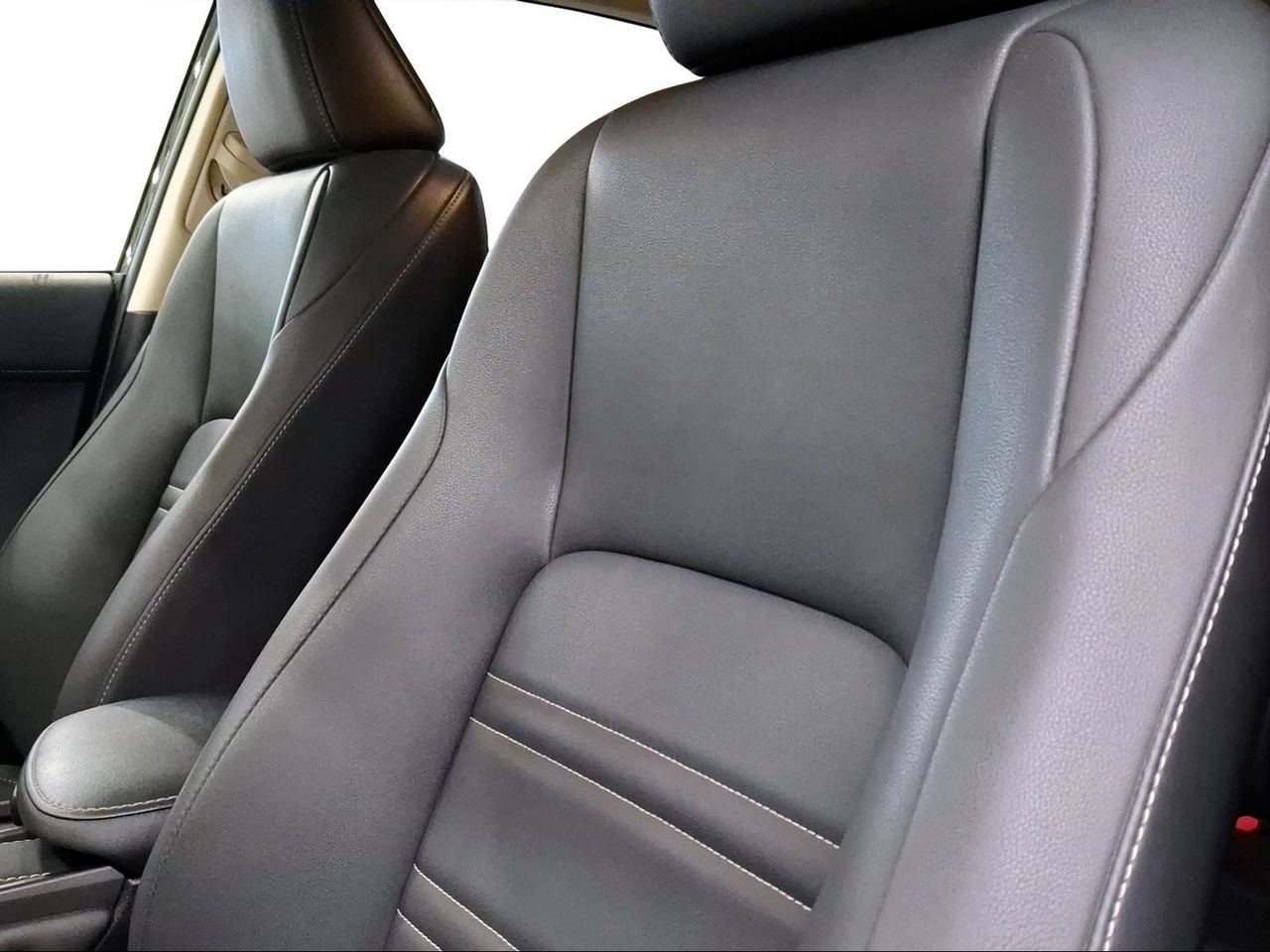 Lexus NX 2.5 300h Premium 2WD  - Foto 16