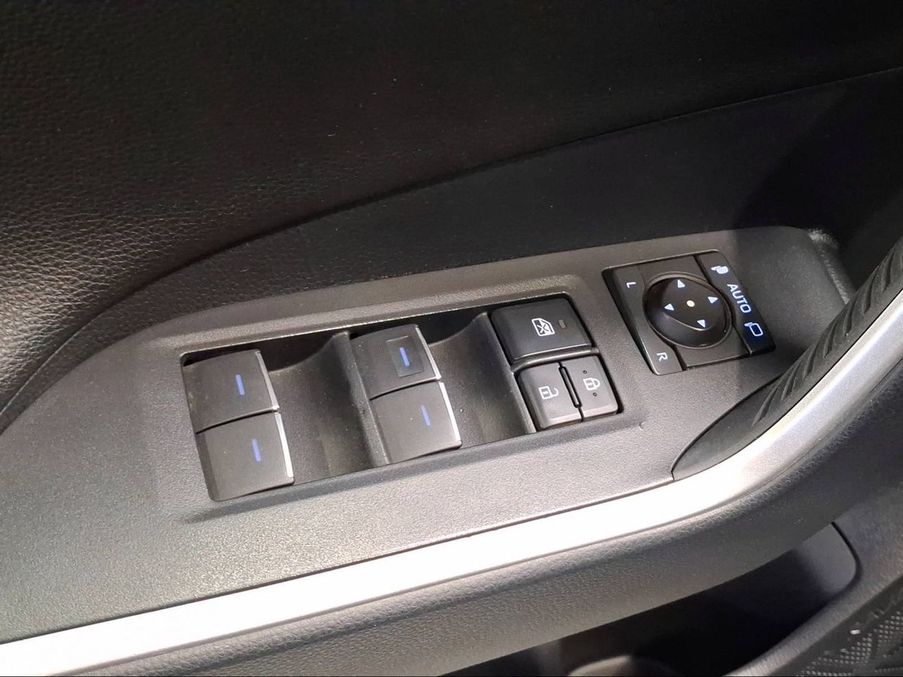 Toyota Rav4 2.5l 220H Advance 4WD  - Foto 23