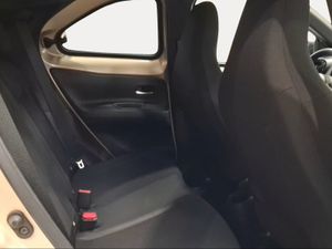 Toyota Aygo X Cross 1.0 VVT-I 72CV Chic  - Foto 8