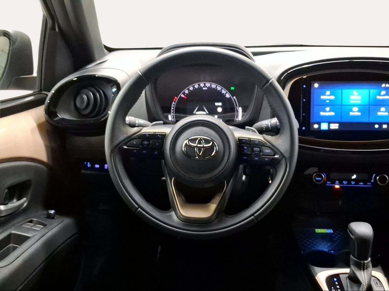 Toyota Aygo X Cross 1.0 VVT-I 72CV Chic  - Foto 10