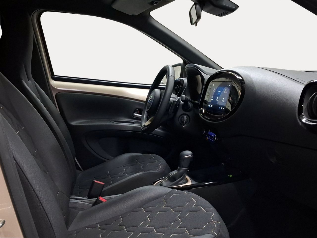 Toyota Aygo X Cross 1.0 VVT-I 72CV Chic  - Foto 7