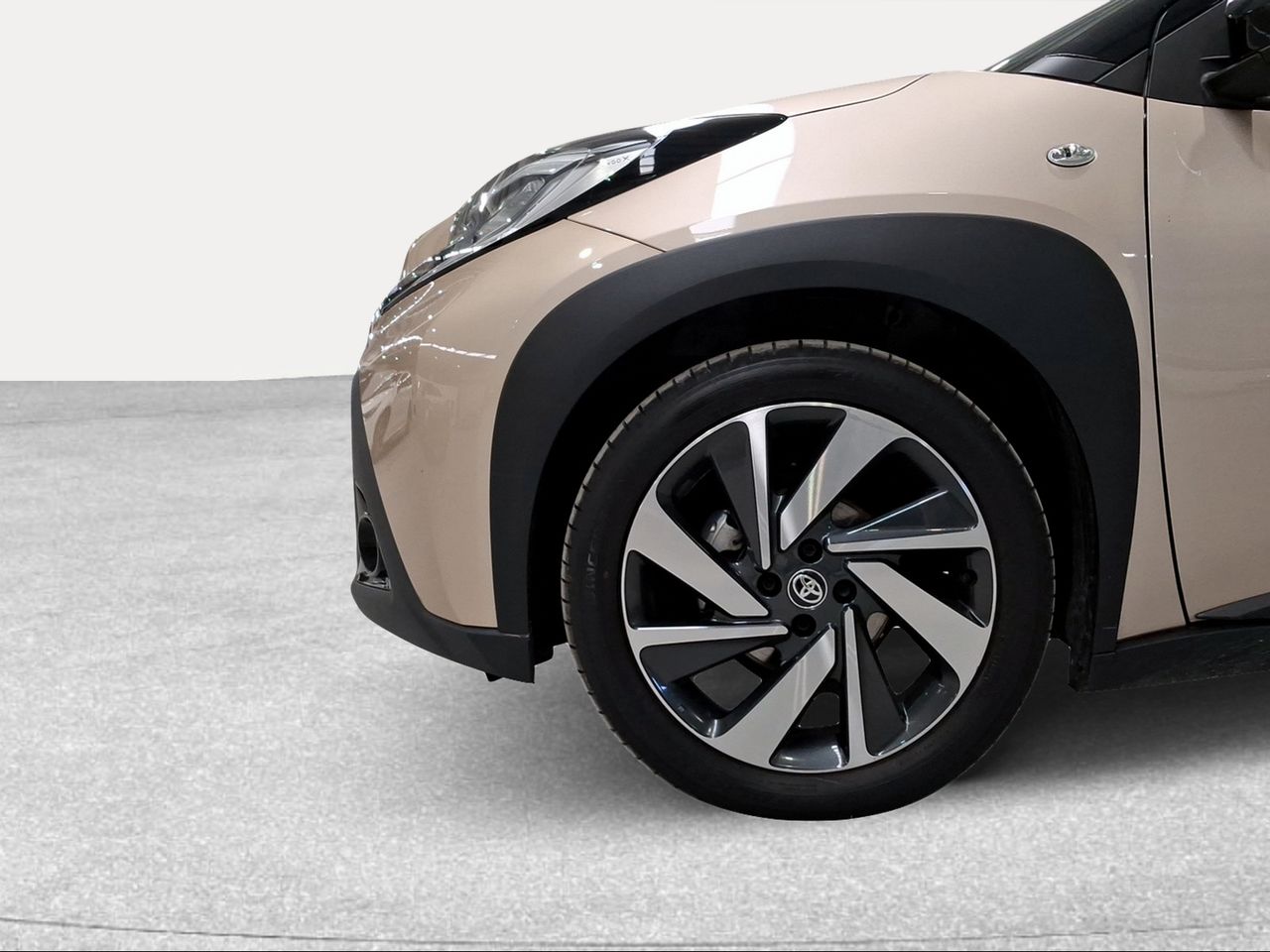 Toyota Aygo X Cross 1.0 VVT-I 72CV Chic  - Foto 17