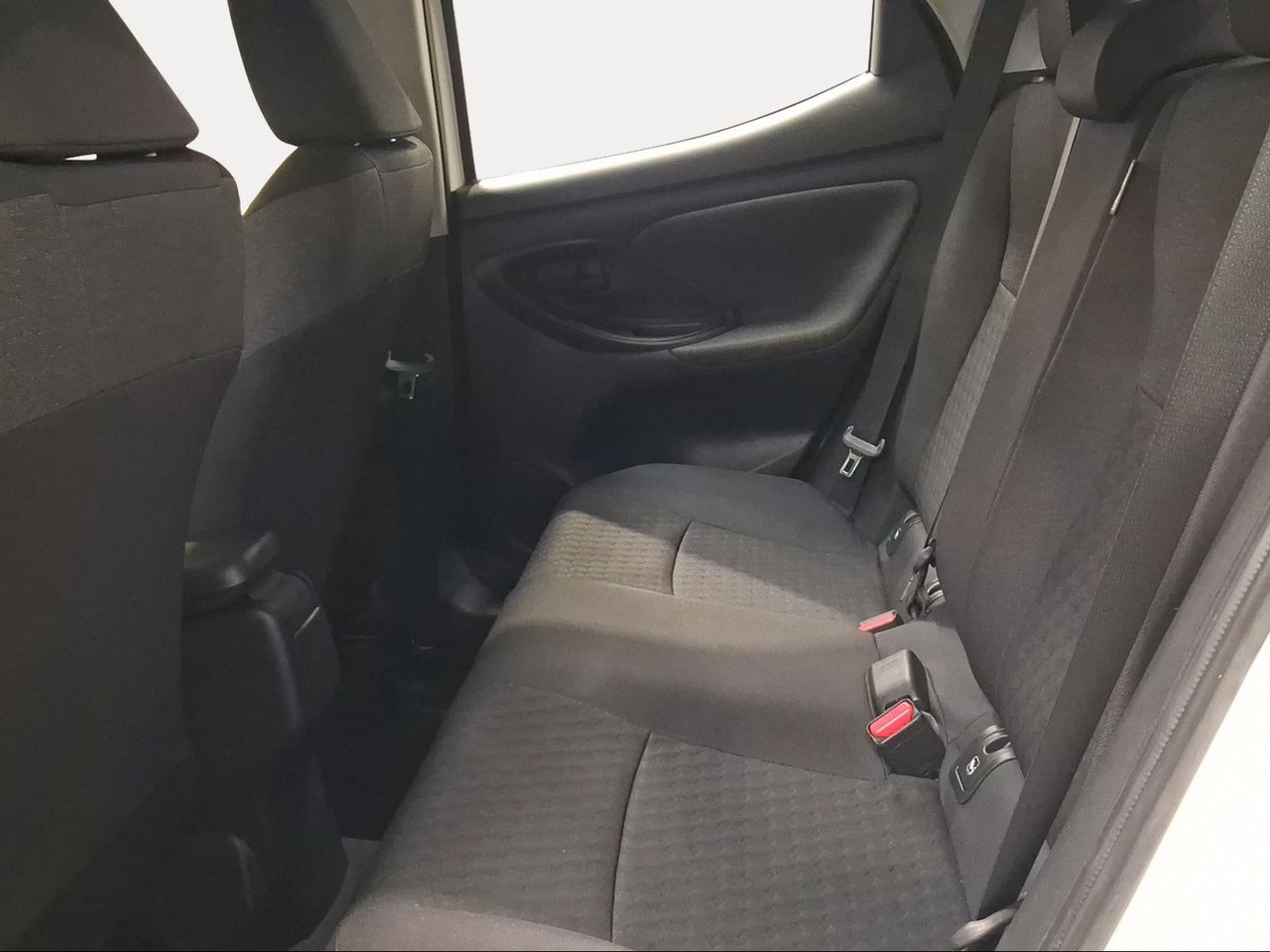 Toyota Yaris 1.5 120H Active Tech  - Foto 12