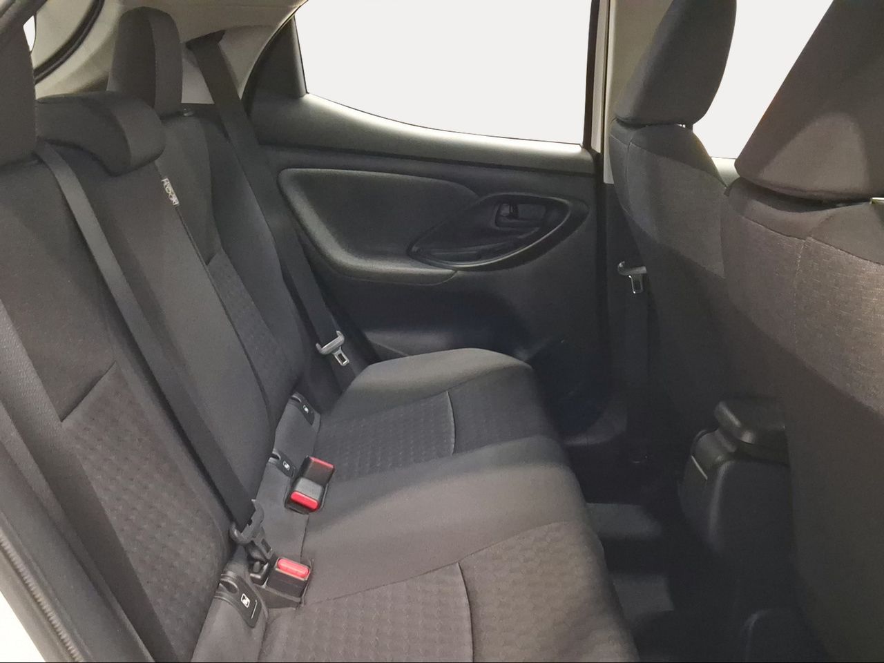 Toyota Yaris 1.5 120H Active Tech  - Foto 8