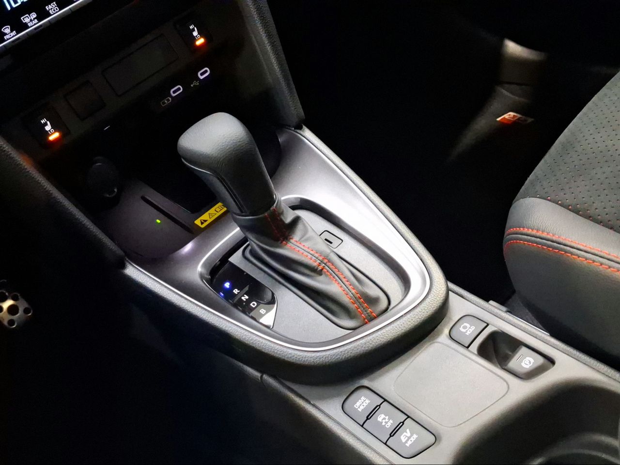 Toyota Yaris Cross 1.5 130H GR Sport  - Foto 25