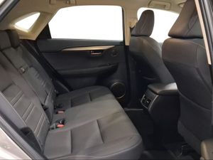 Lexus NX 2.5 300h Premium 2WD  - Foto 8