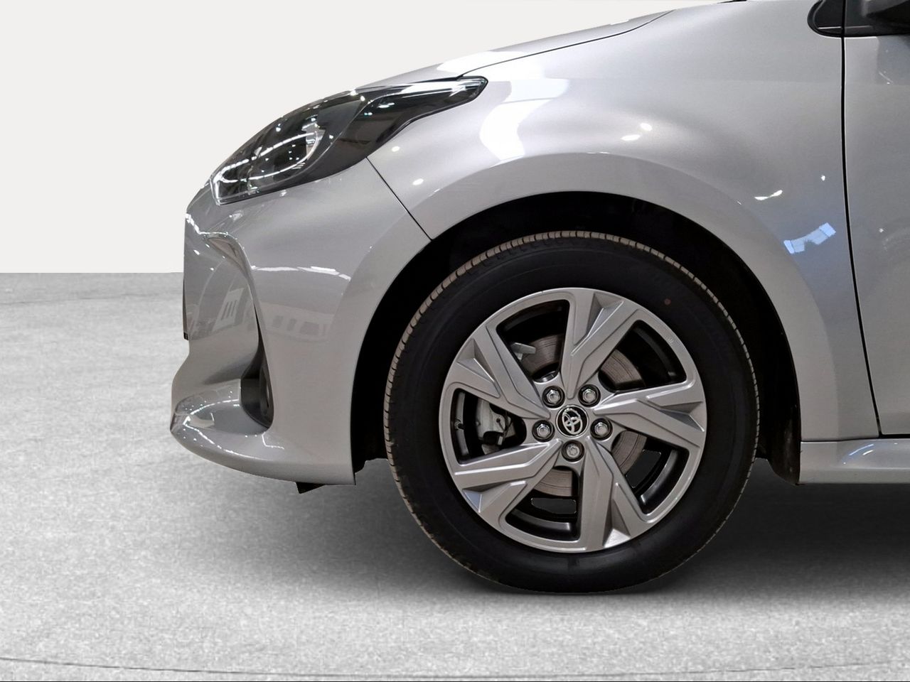 Toyota Yaris 1.5 120H Active Plus  - Foto 17