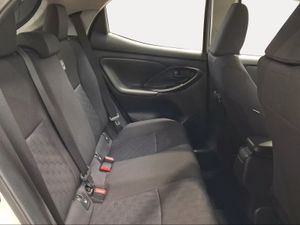 Toyota Yaris 1.5 120H Active Plus  - Foto 8