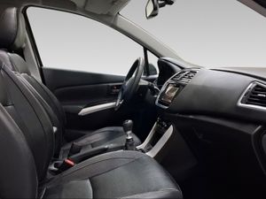 Suzuki SX4 S-Cross 1.6 DDiS GLE  - Foto 7