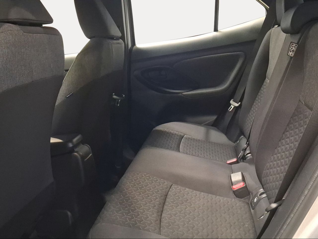 Toyota Yaris Cross 1.5 120H Active Tech  - Foto 12