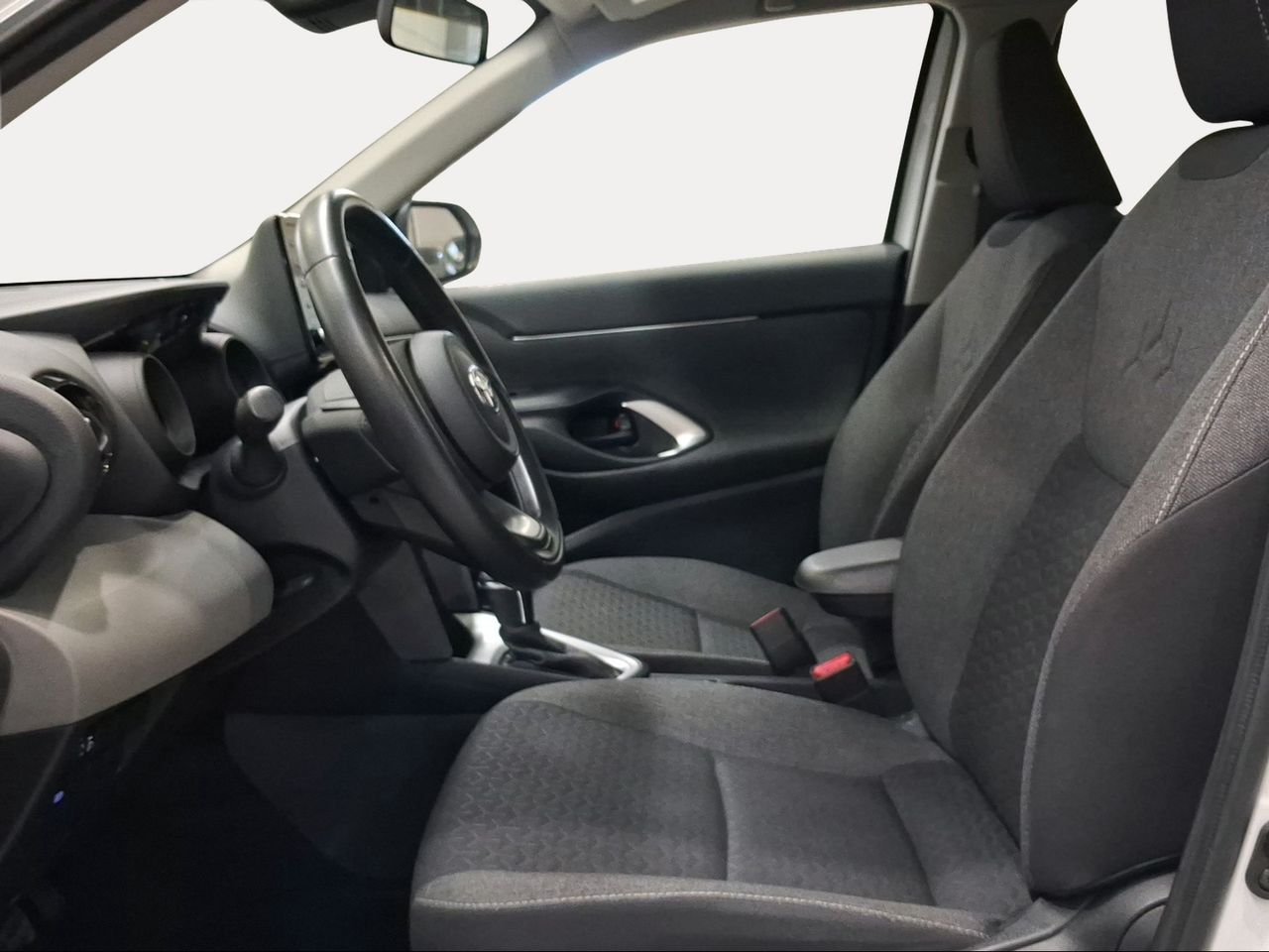 Toyota Yaris Cross 1.5 120H Business Plus  - Foto 13