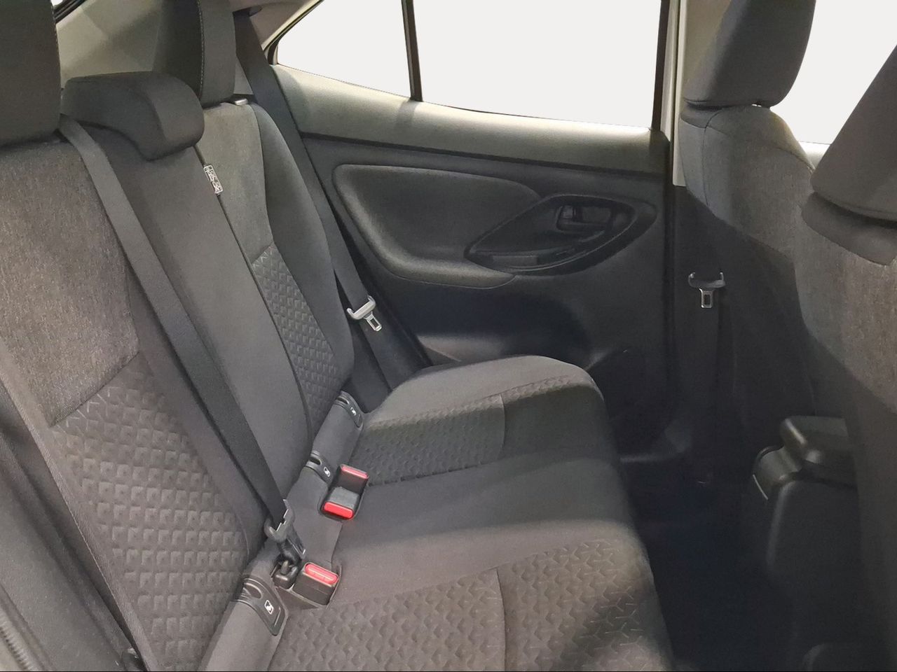 Toyota Yaris Cross 1.5 120H Business Plus  - Foto 8