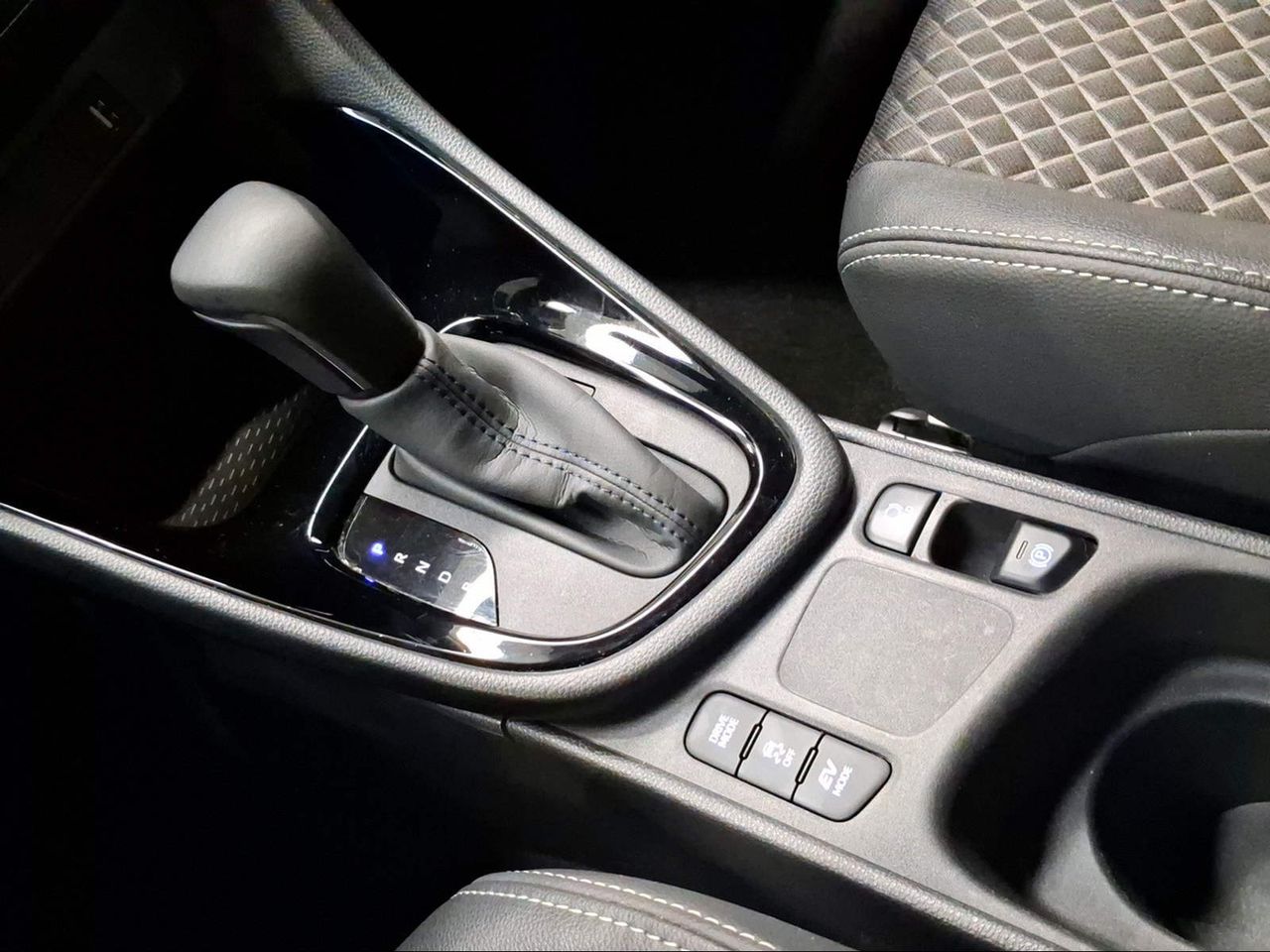 Toyota Yaris 1.5 120H Style  - Foto 22