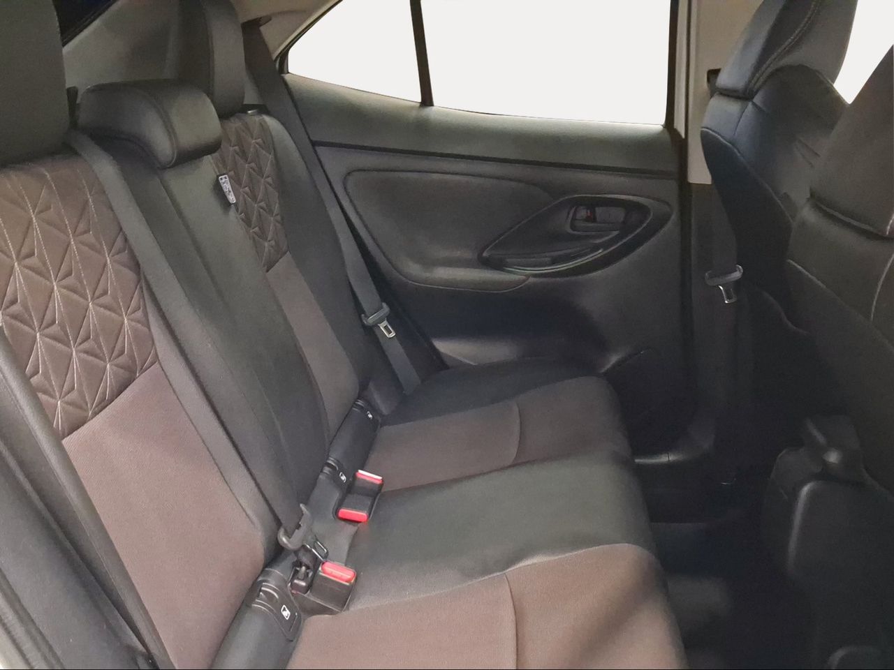 Toyota Yaris Cross 1.5 120H Style Bi-Tono  - Foto 8