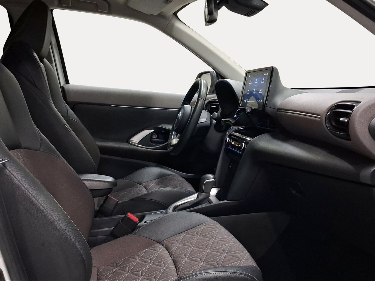 Toyota Yaris Cross 1.5 120H Style Bi-Tono  - Foto 7