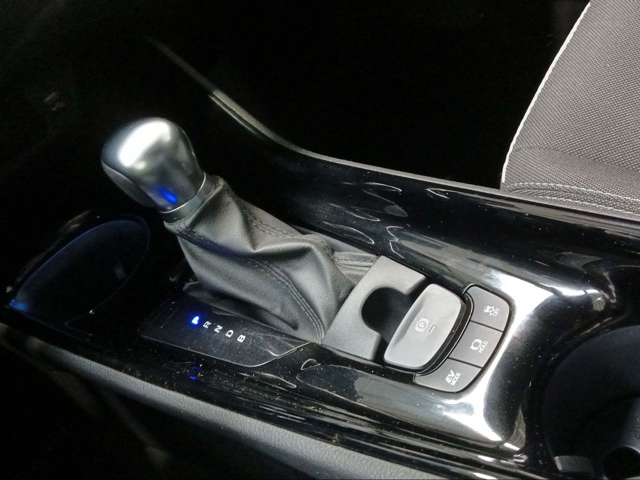 Toyota C-HR 1.8 125H Advance  - Foto 22