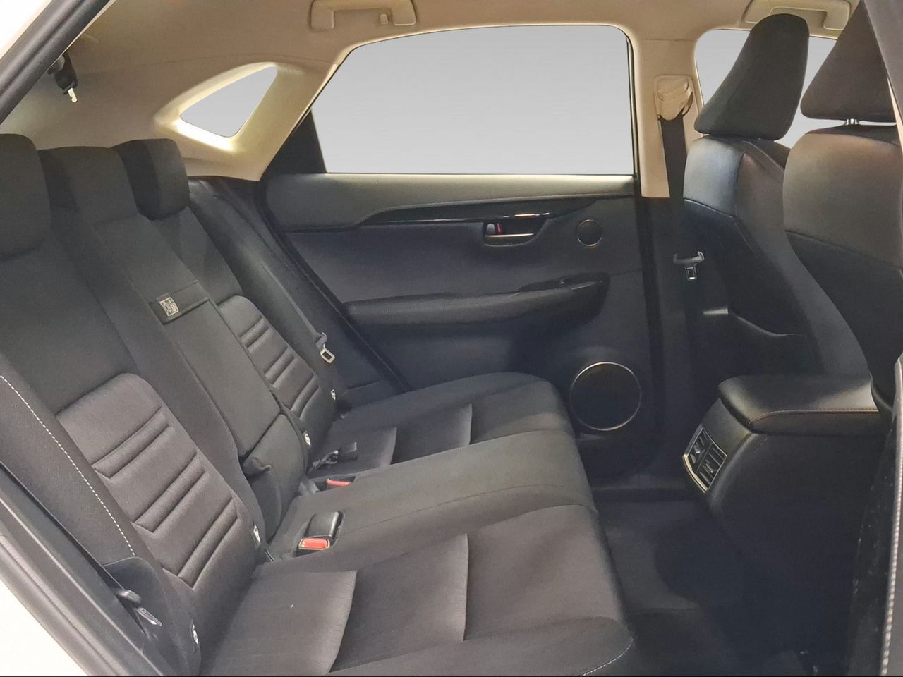 Lexus NX 2.5 300h Business Navigation 2WD  - Foto 8