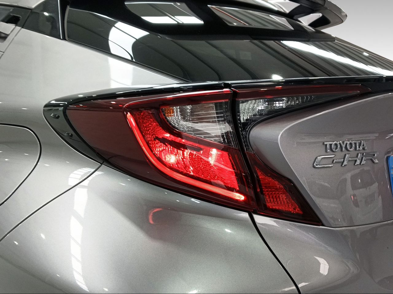 Toyota C-HR 1.8 125H Advance  - Foto 26