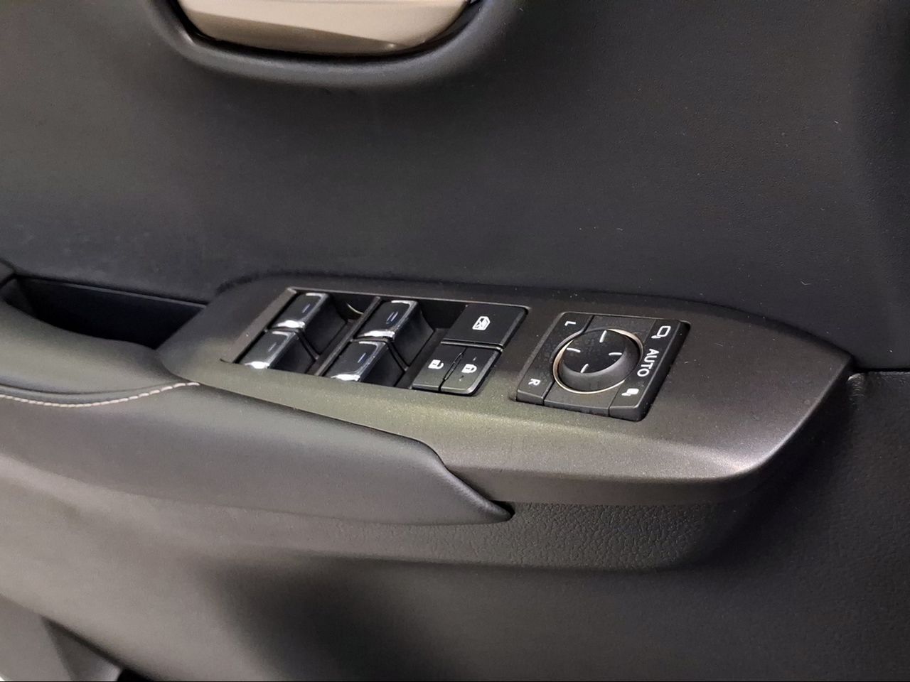 Lexus NX 2.5 300h Premium 2WD  - Foto 18