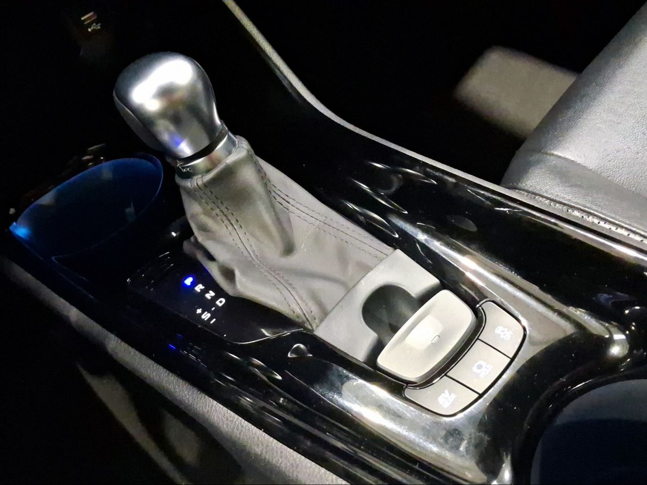 Toyota C-HR 2.0 180H Advance Luxury  - Foto 22