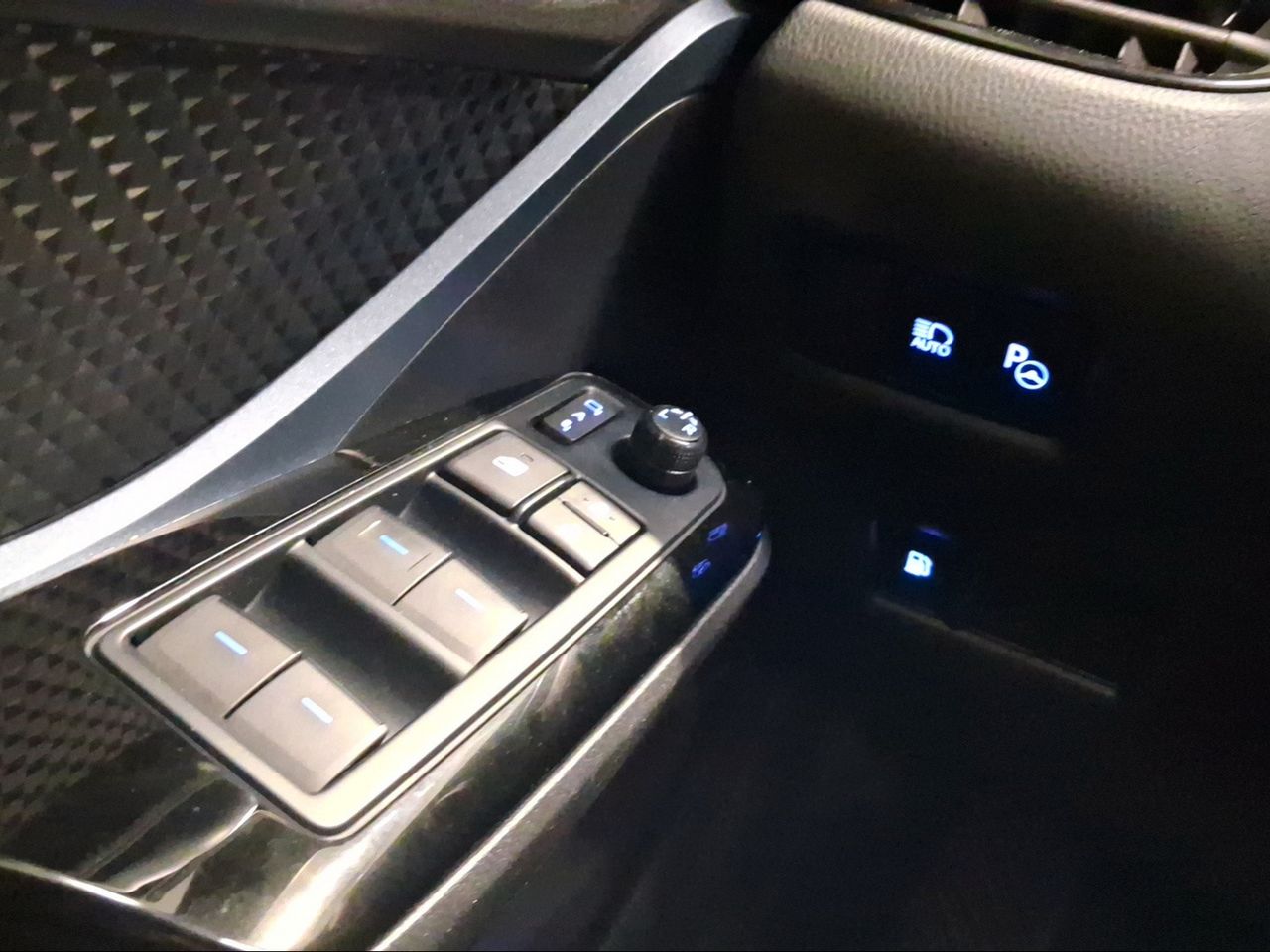 Toyota C-HR 2.0 180H Advance Luxury  - Foto 24