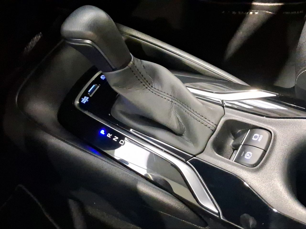 Toyota Corolla 1.8 125H ACTIVE TECH E-CVT  - Foto 24