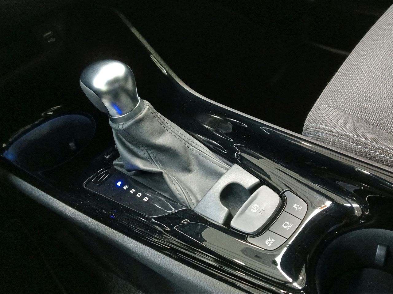 Toyota C-HR 1.8 125H Advance  - Foto 24