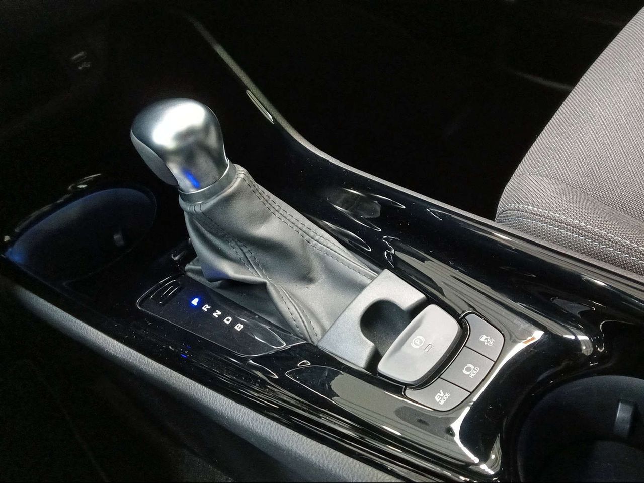 Toyota C-HR 1.8 125H Advance  - Foto 25