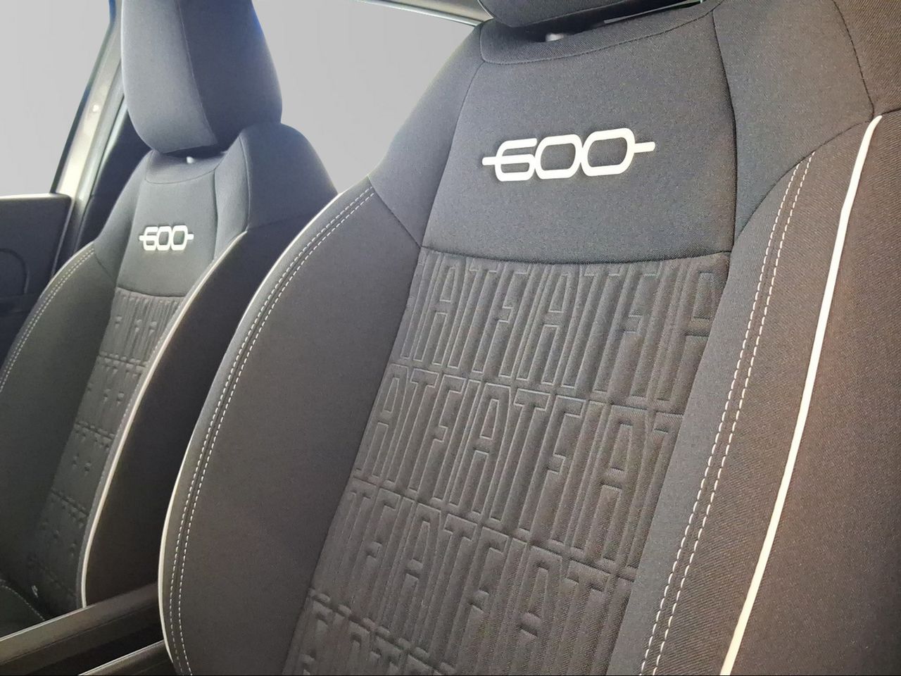 Fiat 600 MHEV Pop 1.2 81kW (110CV) DDCT  - Foto 20