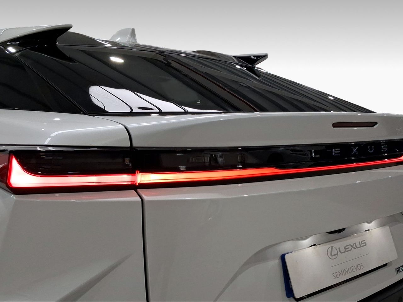 Lexus RZ 300e Executive  - Foto 23