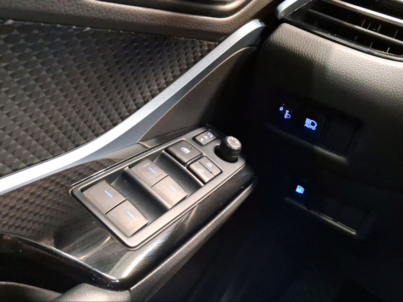 Toyota C-HR 1.8 125H Advance  - Foto 23