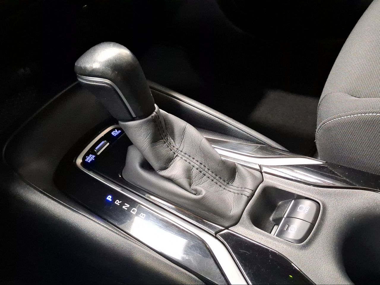 Toyota Corolla 1.8 125H ACTIVE TECH E-CVT  - Foto 24