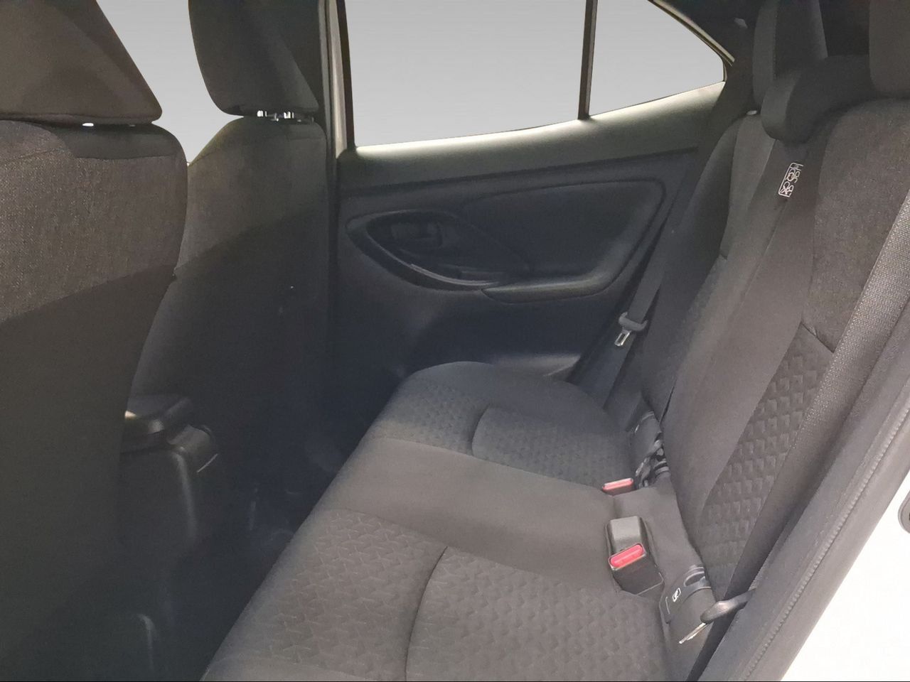 Toyota Yaris Cross 1.5 120H Active Tech  - Foto 12