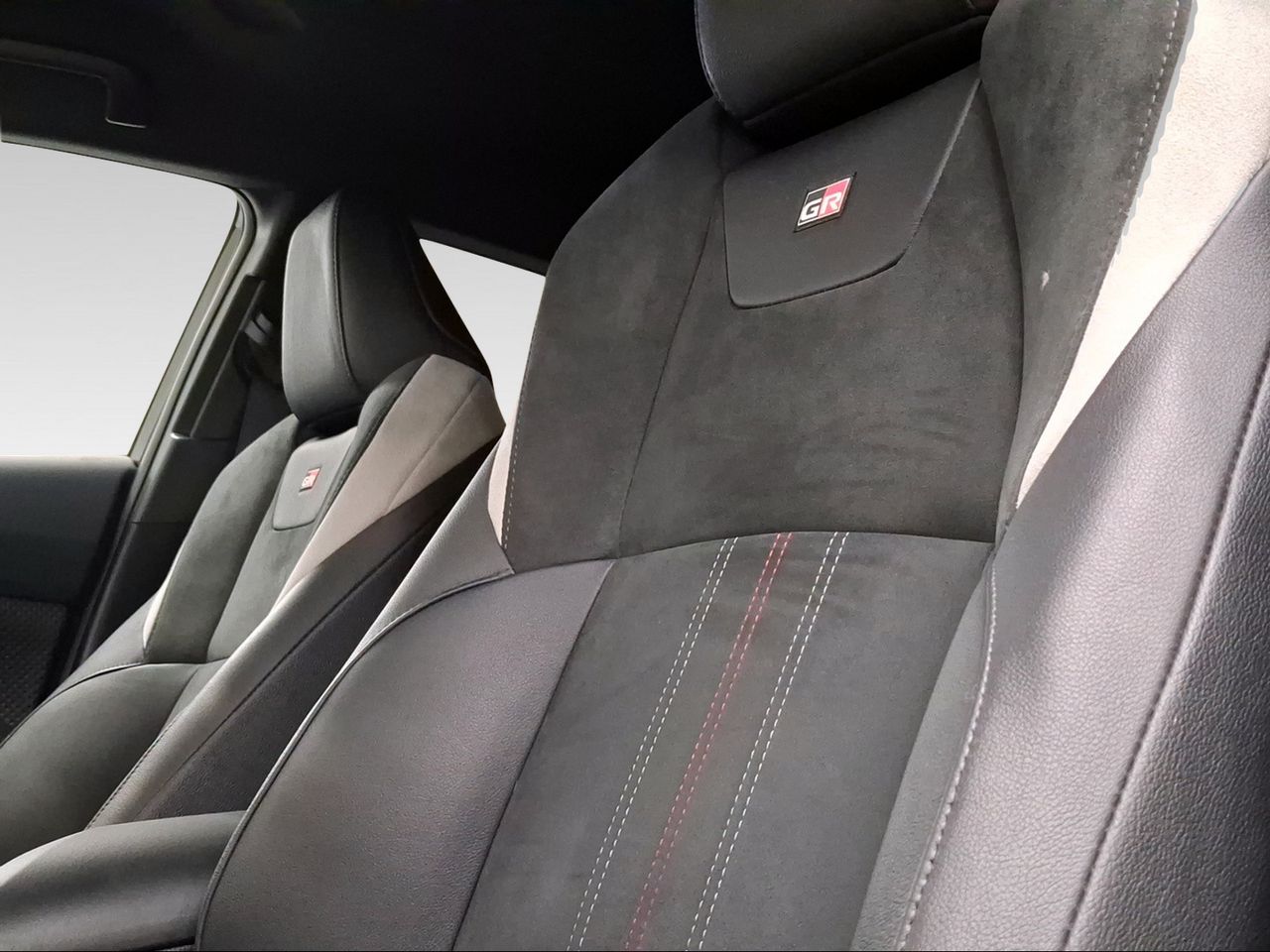 Toyota C-HR 2.0 180H GR Sport  - Foto 23