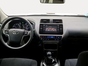 Toyota Land Cruiser 2.8 D-4D GX  - Foto 9