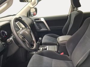 Toyota Land Cruiser 2.8 D-4D GX  - Foto 13