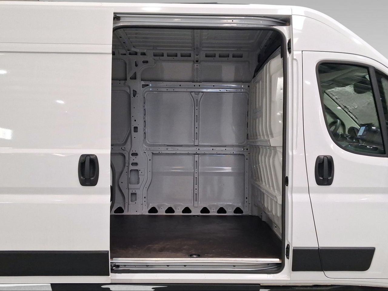 Toyota Proace Max Eléctrica VX L3H2 110KW 3.5H  - Foto 8