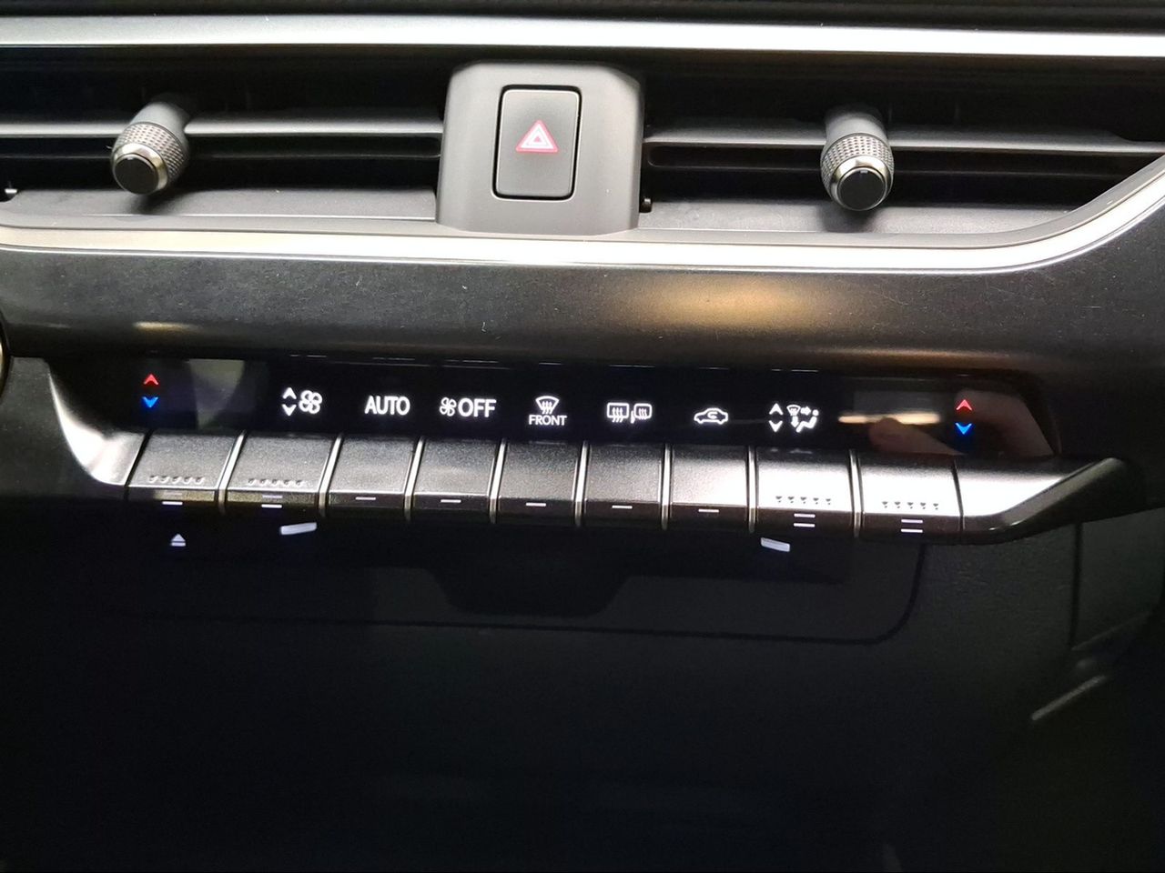 Lexus UX 2.0 250h Premium  - Foto 15