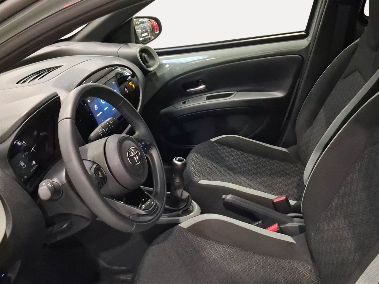 Toyota Aygo X Cross 1.0 VVT-I 72CV Like  - Foto 13