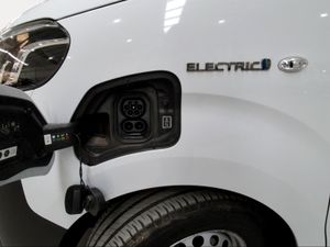 Toyota Proace VAN Electric L1 1PL GX Plus 75KWH 136CV  - Foto 7