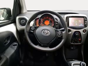 Toyota Aygo 1.0 70 x-sky x-shift  - Foto 10