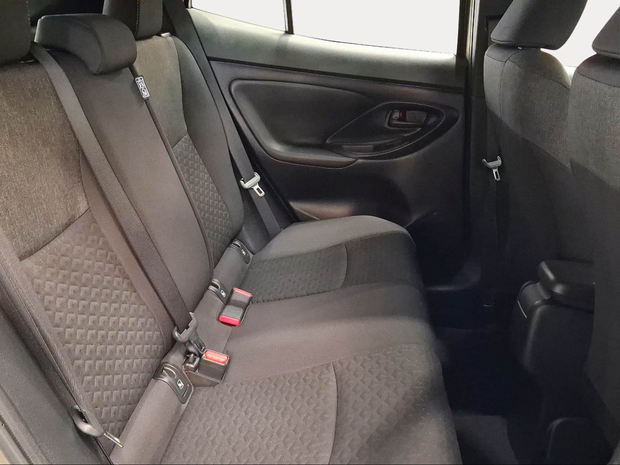 Toyota Yaris Cross 1.5 120H Active Tech  - Foto 8