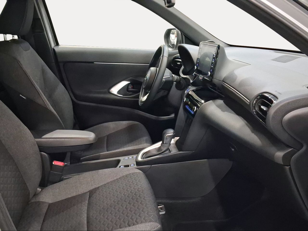 Toyota Yaris Cross 1.5 120H Active Tech  - Foto 7