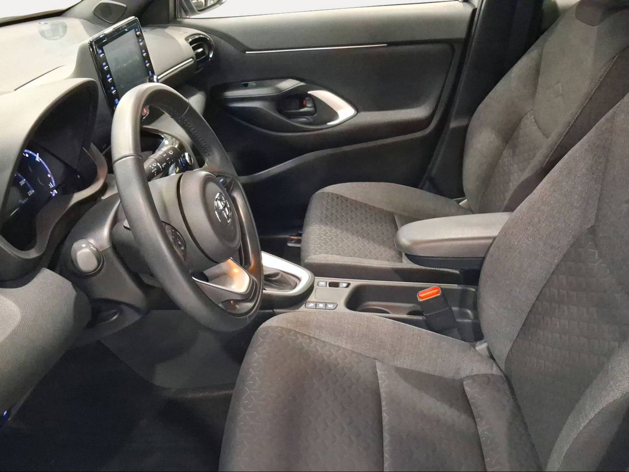 Toyota Yaris Cross 1.5 120H Active Tech  - Foto 13