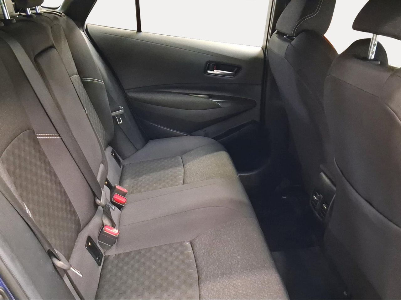 Toyota Corolla 140H Active Plus Touring Sport  - Foto 8