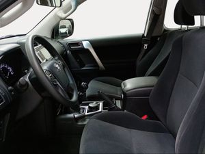 Toyota Land Cruiser 2.8 D-4D GX  - Foto 13