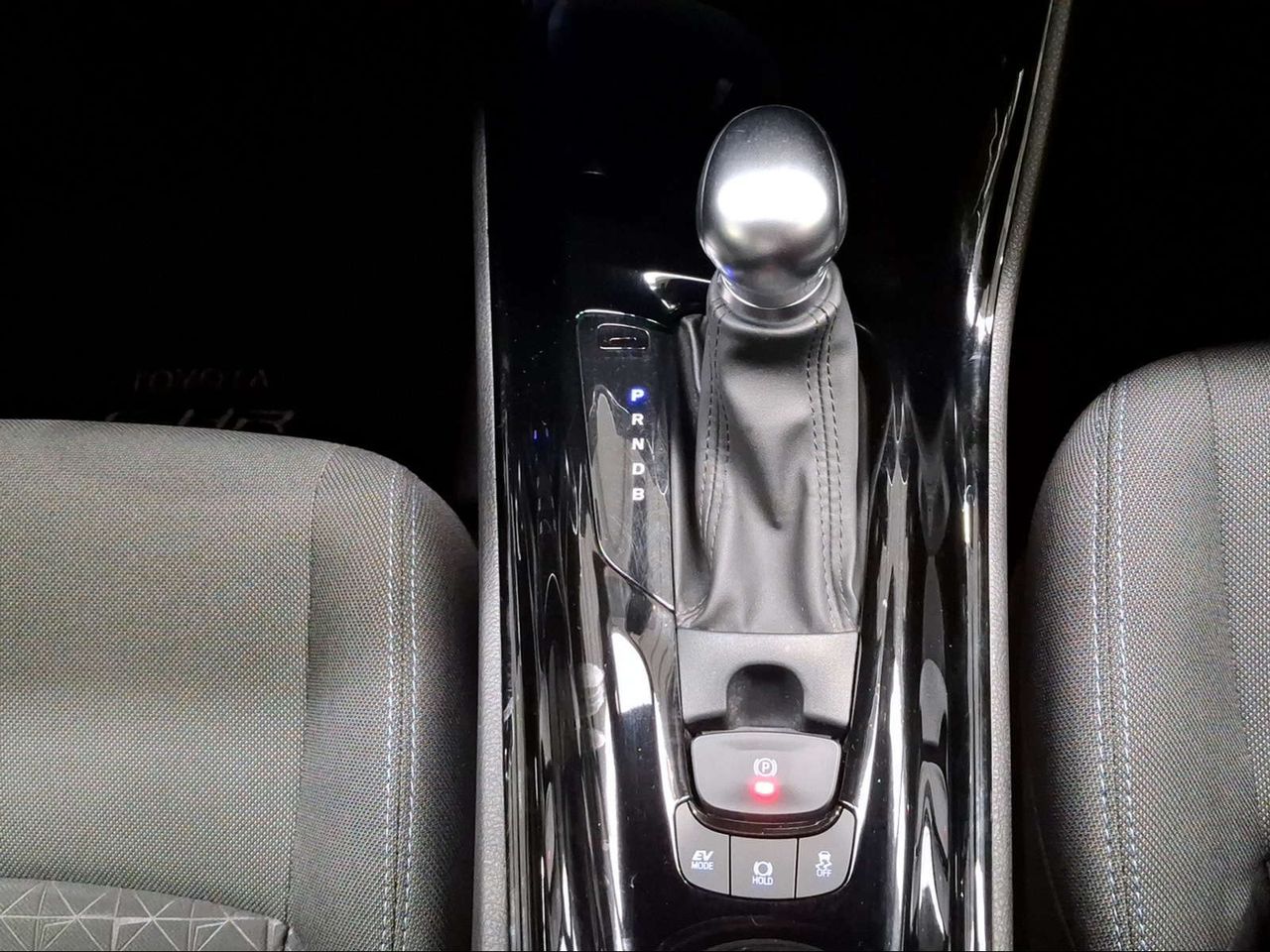 Toyota C-HR 1.8 125H Advance  - Foto 24