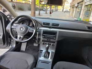 Volkswagen Passat Variant 2.0 TDI 140 DSG Highline BM Tech  - Foto 13