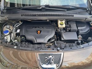 Peugeot 3008 Allure 2.0 HDI 150 FAP  - Foto 17