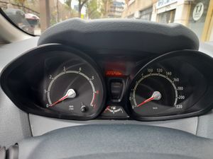 Ford Fiesta 1.25 82cv Trend  - Foto 11